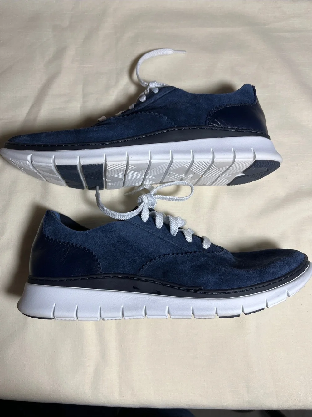 Vionic 355 Taylor Orthopedic Navy Suede Sneakers with White Laces